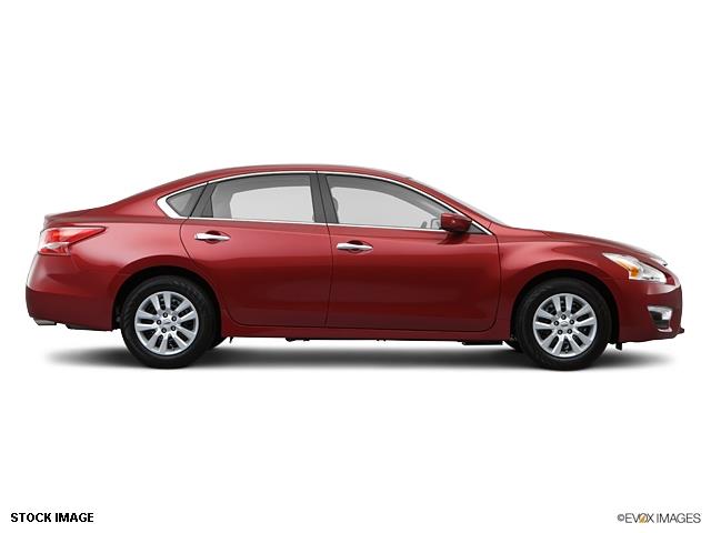 Nissan Altima 2013 photo 1