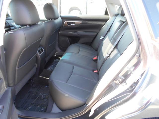 Nissan Altima 2013 photo 2