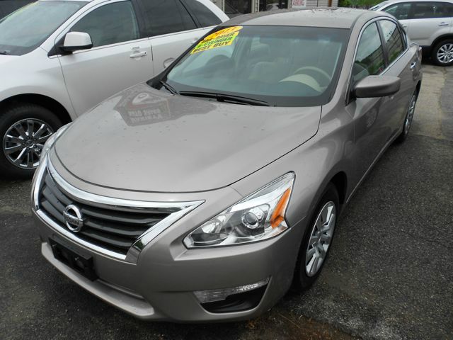 Nissan Altima 2013 photo 2