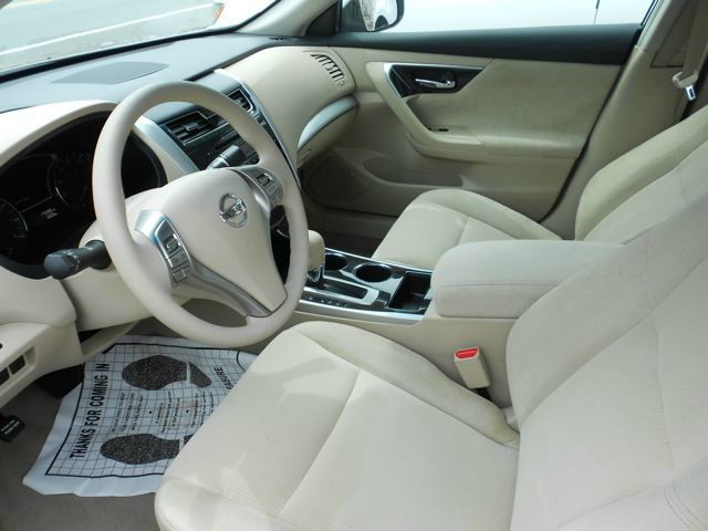 Nissan Altima 2013 photo 4