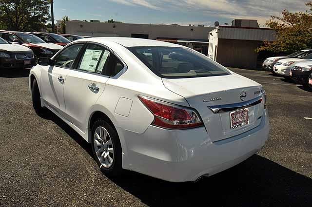 Nissan Altima 2014 photo 2