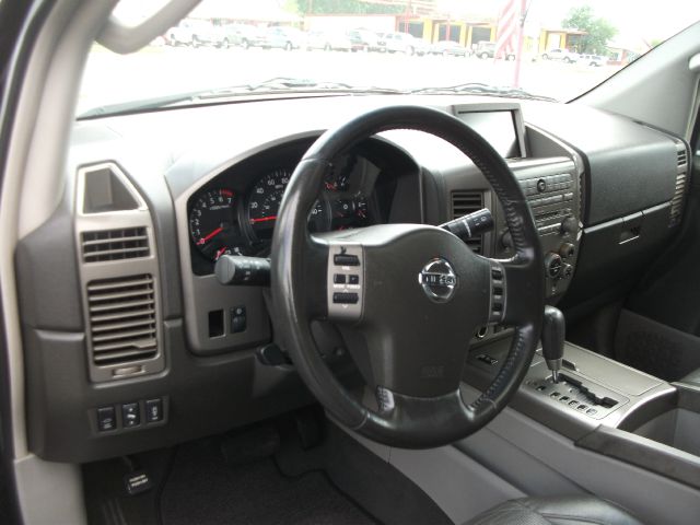 Nissan Armada 2004 photo 1