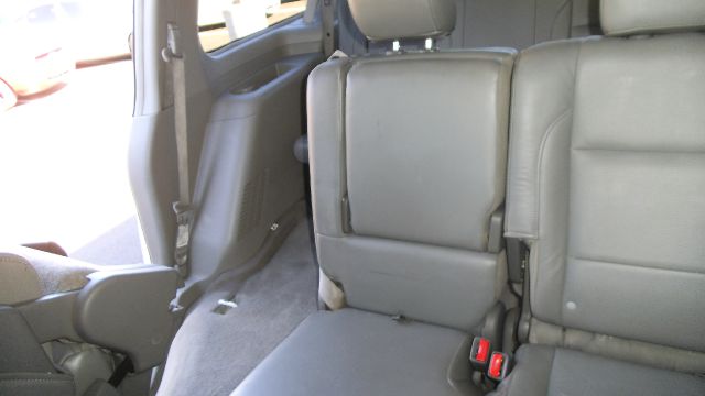 Nissan Armada 2004 photo 2