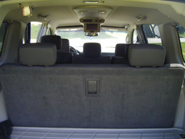 Nissan Armada 2004 photo 1