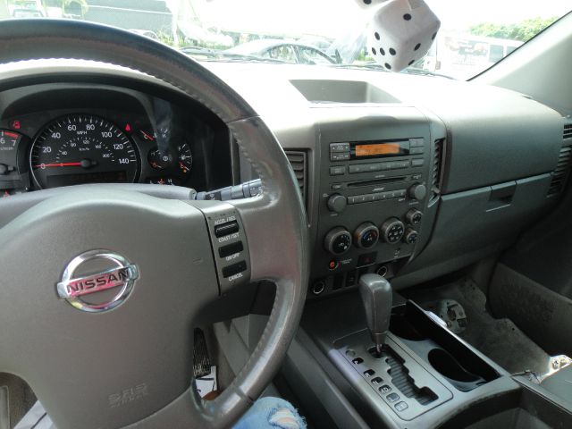 Nissan Armada 2004 photo 1