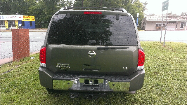 Nissan Armada 2004 photo 1