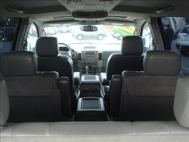 Nissan Armada 2004 photo 2