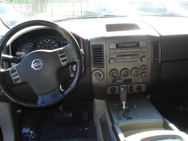 Nissan Armada 2004 photo 2