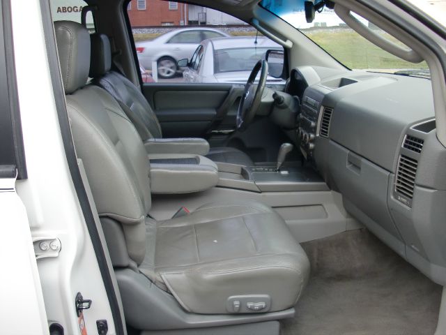 Nissan Armada 2004 photo 1