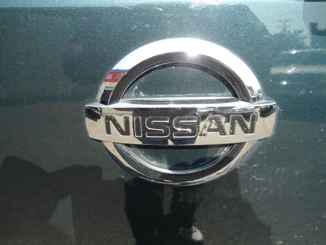 Nissan Armada 2004 photo 1