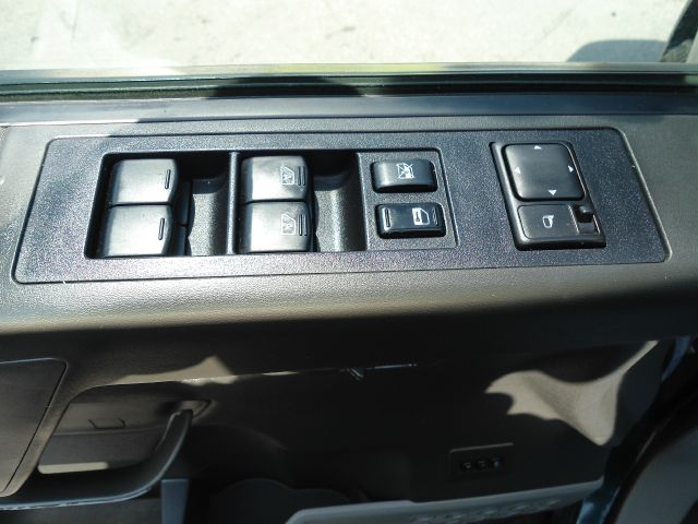 Nissan Armada 2004 photo 5