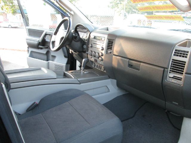 Nissan Armada 2004 photo 4