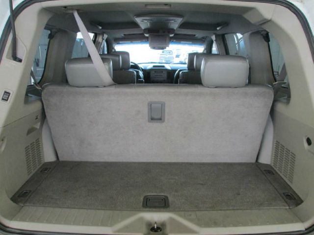 Nissan Armada 2004 photo 1