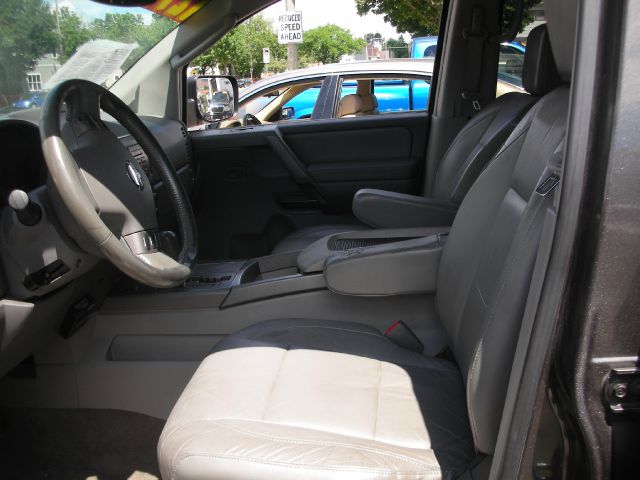 Nissan Armada 2004 photo 1