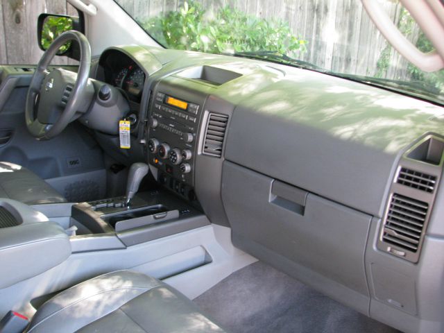 Nissan Armada 2004 photo 9