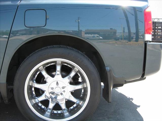 Nissan Armada 2005 photo 12