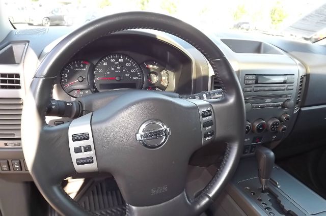 Nissan Armada 2005 photo 2