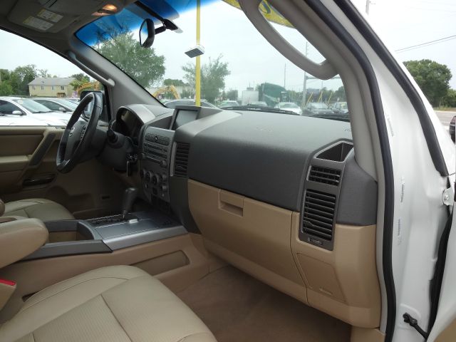 Nissan Armada 2005 photo 9