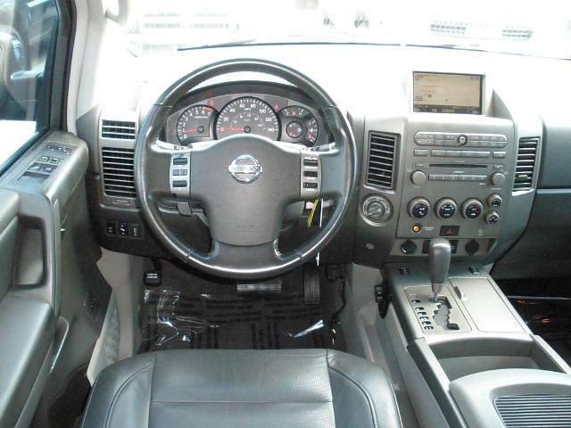 Nissan Armada 2006 photo 2