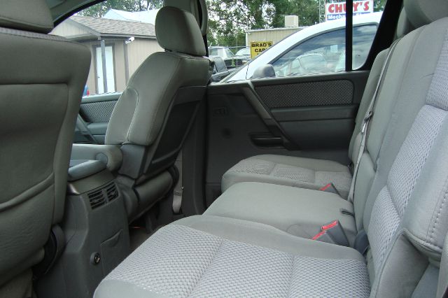 Nissan Armada 2006 photo 2