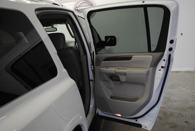 Nissan Armada 2010 photo 1