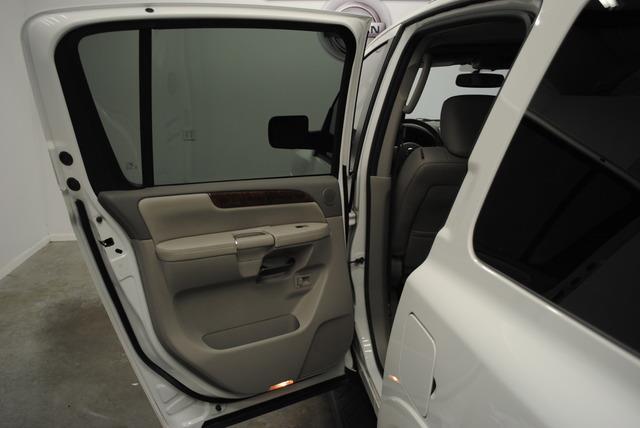 Nissan Armada 2010 photo 10