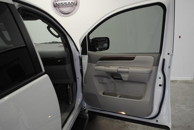 Nissan Armada 2010 photo 14