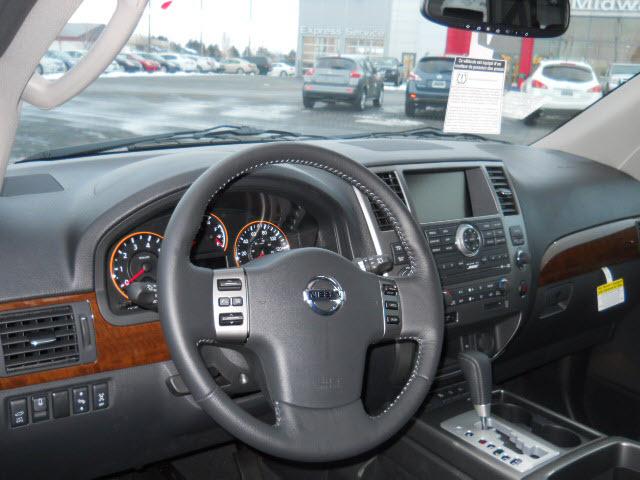 Nissan Armada 2011 photo 1