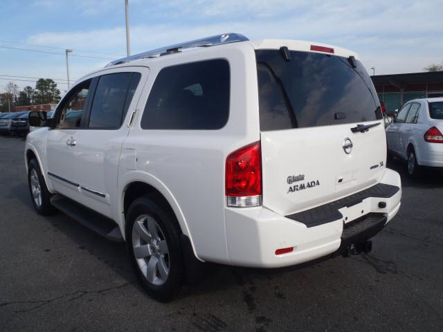 Nissan Armada 2012 photo 2