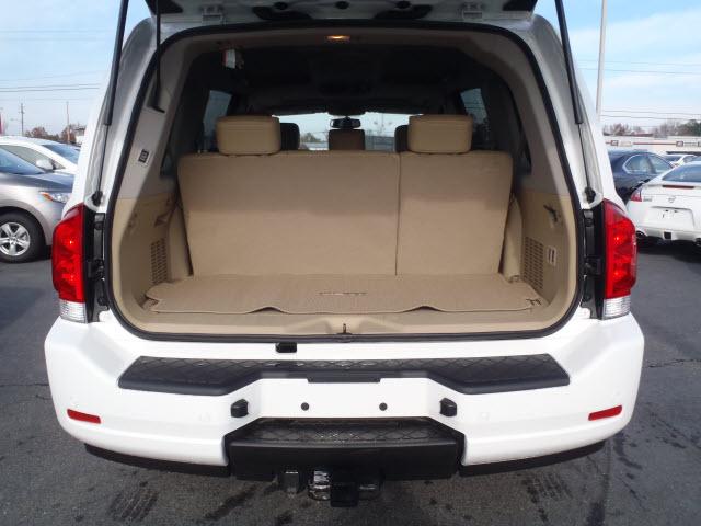 Nissan Armada 2012 photo 4