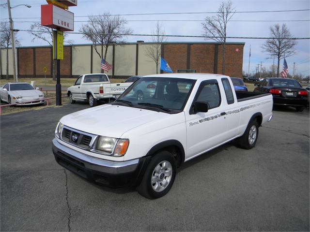 Nissan Frontier LT Extended Minivan 4D Pickup