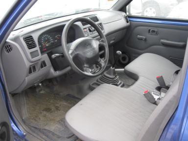 Nissan Frontier 1998 photo 2