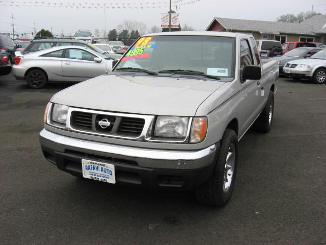 Nissan Frontier Automatic Sport Pickup