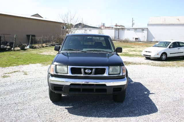 Nissan Frontier 1999 photo 1