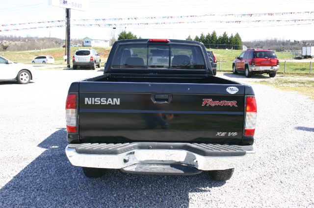 Nissan Frontier 1999 photo 3