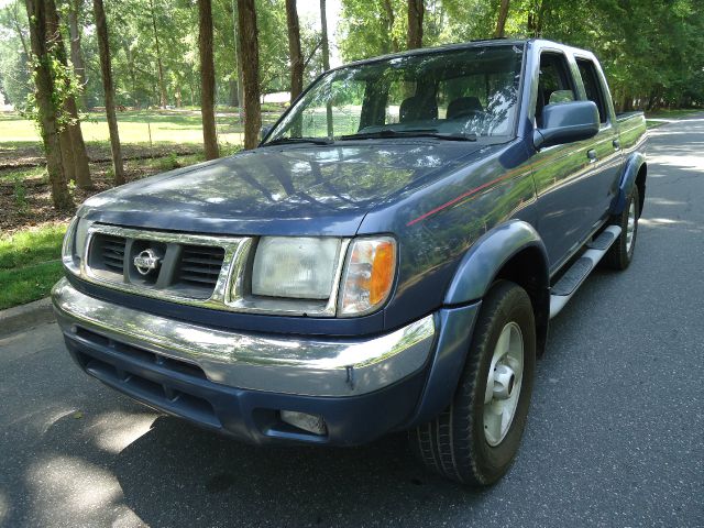 Nissan Frontier 2000 photo 3