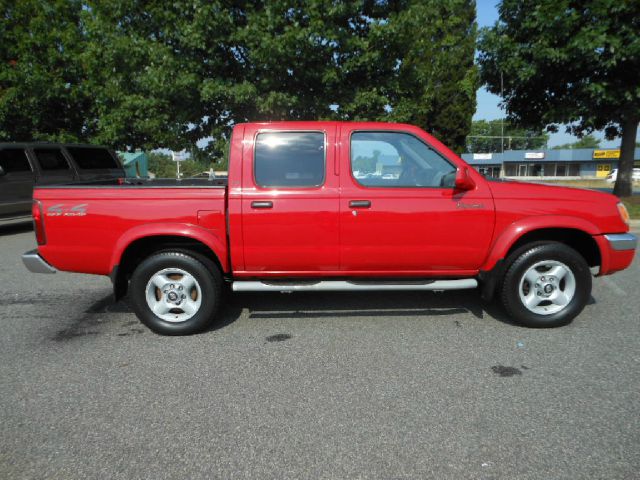 Nissan Frontier Biarritz Pickup Truck