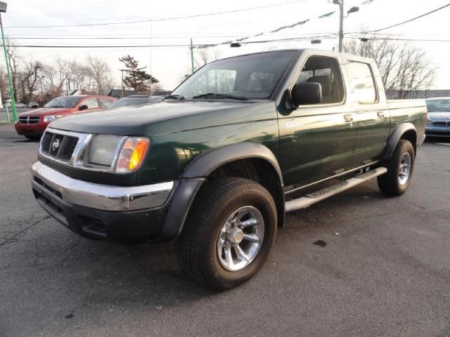 Nissan Frontier 2000 photo 1