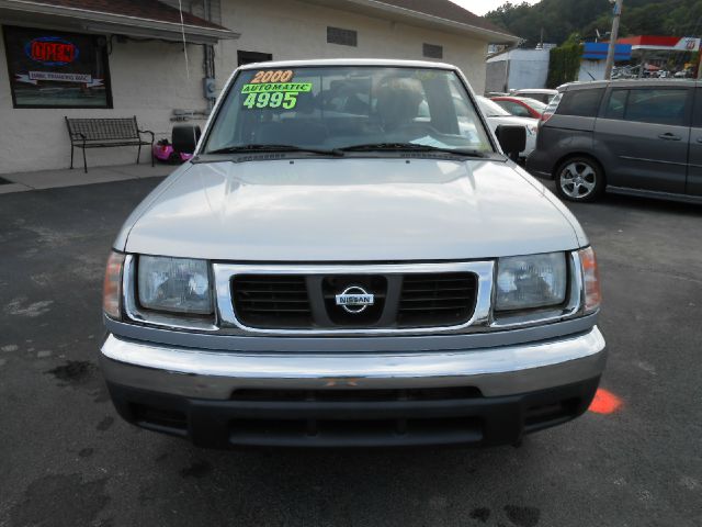 Nissan Frontier 2000 photo 4