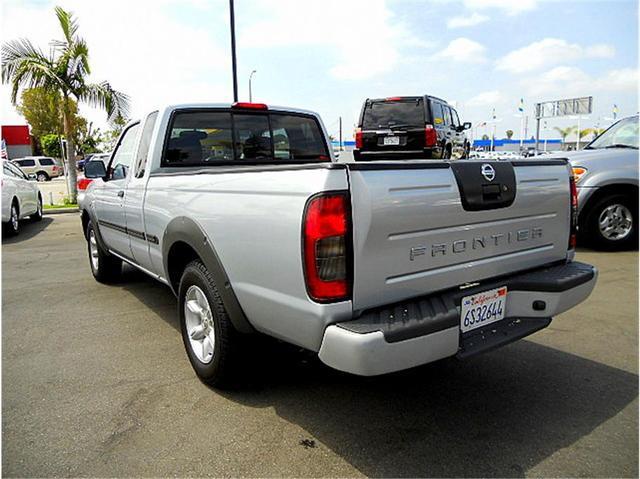 Nissan Frontier 2001 photo 7