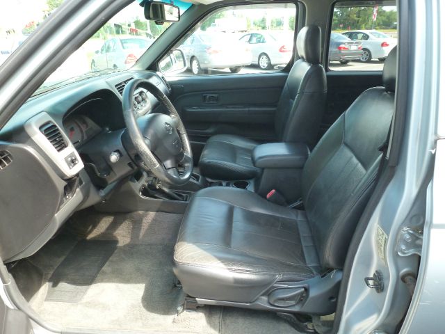 Nissan Frontier 2001 photo 14