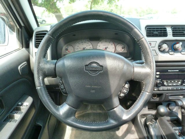 Nissan Frontier 2001 photo 15