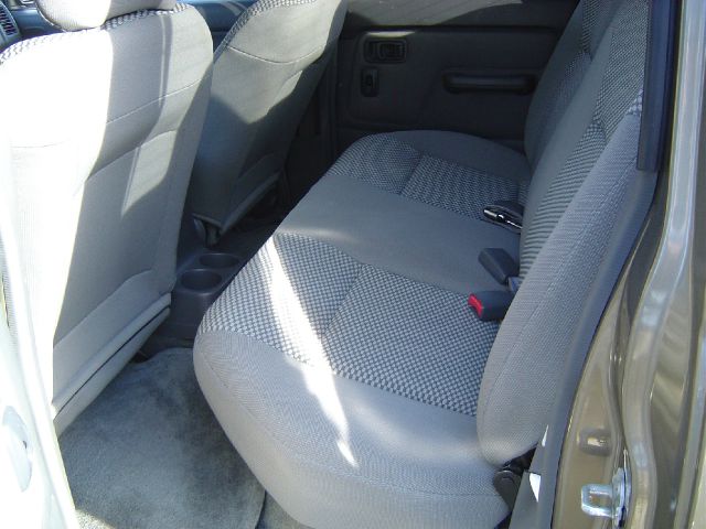 Nissan Frontier 2001 photo 4