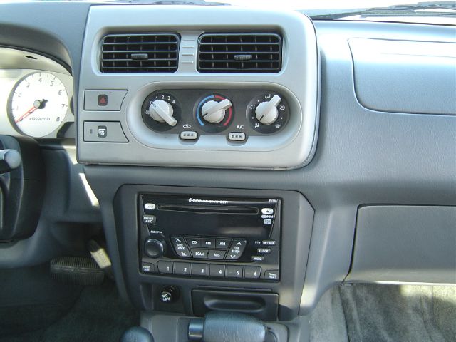 Nissan Frontier 2001 photo 6