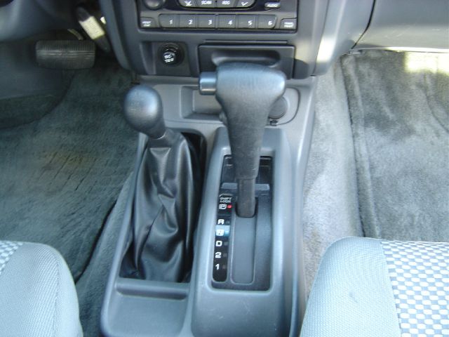 Nissan Frontier 2001 photo 7