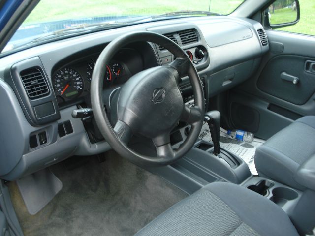 Nissan Frontier 2001 photo 1