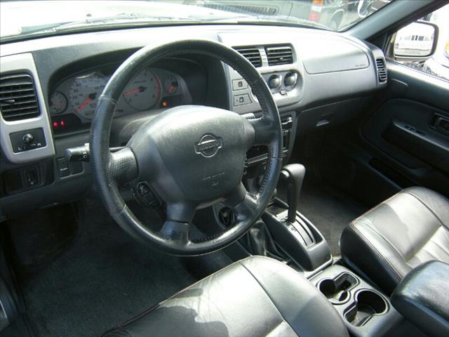 Nissan Frontier 2001 photo 2