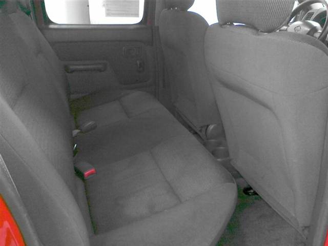 Nissan Frontier 2001 photo 2