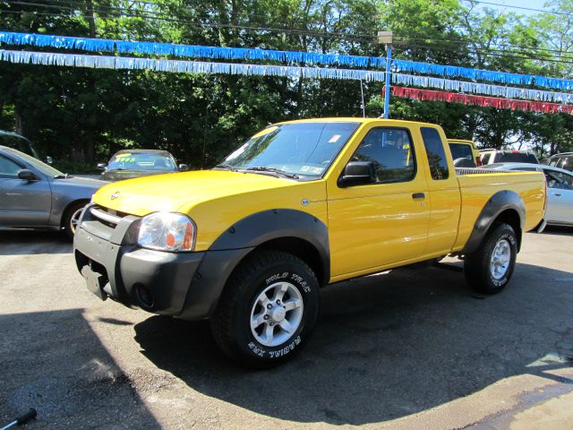 Nissan Frontier 2001 photo 2