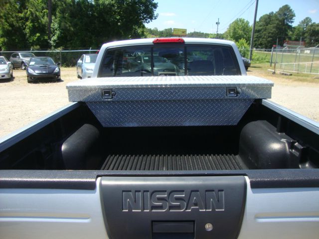 Nissan Frontier 2001 photo 14